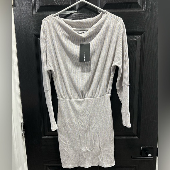 Off the shoulder dress - Picture 1 of 4